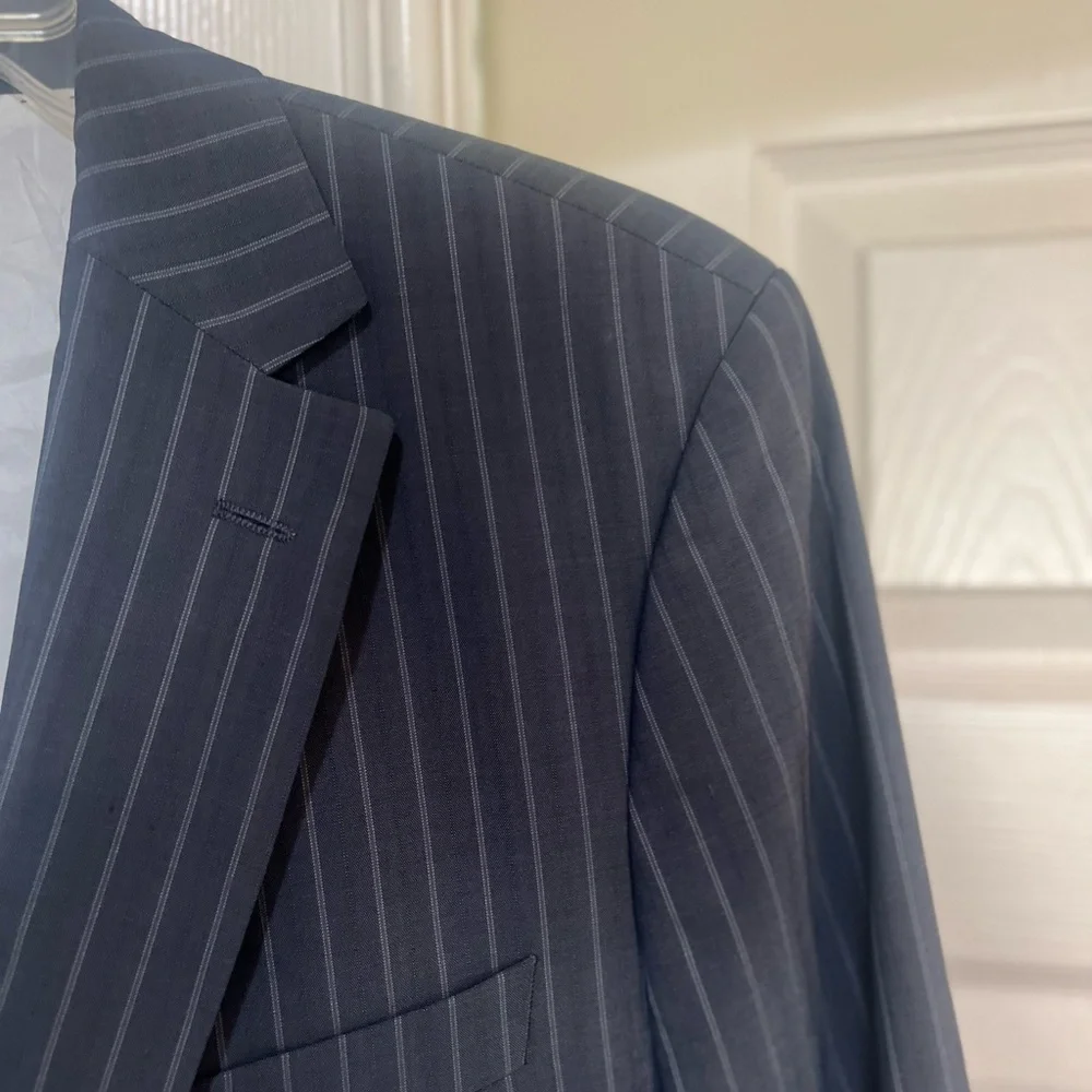 Boss Hugo Boss Mens gray Pin Striped 2 Button Suit Jacket Wool Blend Size 42R‎